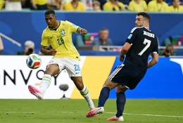 Rayan lập nên một kỳ tích hiếm hoi mà Pele làm được trong màu áo Brazil