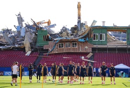 Sốc với cảnh đổ nát tại sân tập của tuyển Thụy Điển ở World Cup 2026