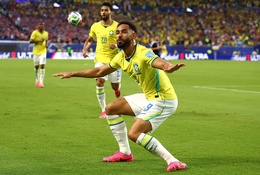 Từ bật khóc vì bỏ lỡ World Cup, Matheus Cunha đang đua tranh danh hiệu Vua phá lưới