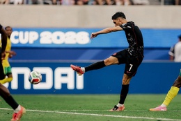 Từ bi kịch gia đình đến người hùng World Cup: Hành trình phi thường của Eustaquio