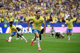 Martinelli đóng vai người hùng ở phút 90+6 đưa Brazil vào vòng 1/8