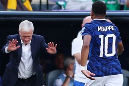 Khoảnh khắc Deschamps cúi đầu trước Mbappe gây sốt World Cup 2026
