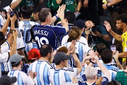 CĐV Argentina gây sốt với hành động đẹp dành cho Cape Verde