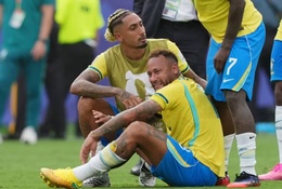 Neymar bật khóc, trở thành cầu thủ Brazil thứ hai dự 4 kỳ World Cup mà không vô địch