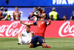 Siêu dự bị Mikel Merino: Từ ngồi xe lăn đến người hùng World Cup của Tây Ban Nha