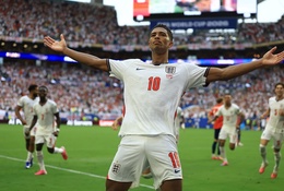 Bellingham biến thành người hùng giúp tuyển Anh ngược dòng vào bán kết World Cup