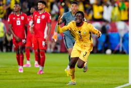 Caleb Yirenkyi: Hành trình từ đám cỏ cháy châu Phi đến người hùng ghi bàn cho Ghana ở đêm mưa World Cup