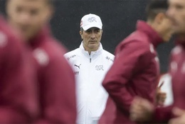 Không có rạn nứt giữa HLV Murat Yakin với các tuyển thủ Thụy Sĩ trước trận ra quân ở EURO 2024