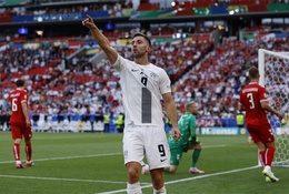 Andraž Šporar từ "pháo xịt" ở Anh thành chỗ dựa của Slovenia tại Euro 2024