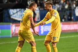 Denis Drăguș hay George Puscas sắm vai tiền đạo Romania ở EURO 2024?