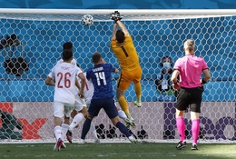 Thủ môn Dubravka tạo nên điều kỳ lạ trong lịch sử EURO