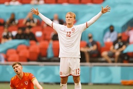 Dolberg lập siêu phẩm cho Đan Mạch với dấu ấn sau 29 năm