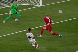 Italia tiếc nuối với 2 cơ hội bị bỏ lỡ trong 5 phút