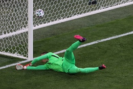 Thủ môn Szczesny trải qua 3 kỳ EURO đen đủi cùng tuyển Ba Lan