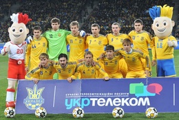 Áo đấu Euro 2021 của tuyển Ukraine gây phản ứng ở Nga