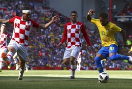 Neymar bảo vệ chiếc chân bạc tỷ như thế nào ở World Cup 2018?