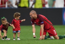 Trung vệ Pepe: Lá chắn thép của Bồ Đào Nha