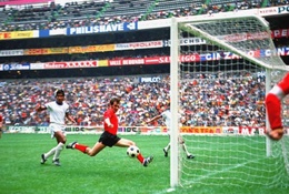 Ký ức EURO: “Vị tướng nhỏ” giải nghệ bán café suýt đưa Bỉ xưng đế