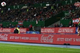 Ném biên như "đá biên": Vũ khí mới của Gareth Bale
