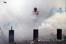 "Bọn hooligan Anh chỉ là lũ đàn bà"