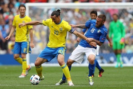 Góc chiến thuật: Italia và Thụy Điển vùi dập cảm xúc