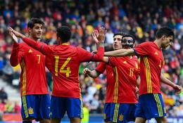 Đội tuyển Tây Ban Nha hết thời "số 9 ảo"