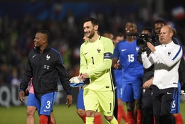 ĐT Pháp cần xây chắc hàng thủ nếu mơ làm nên chuyện