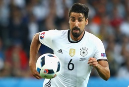 Đức trông đợi vào “tay trong” Khedira để chống Italia
