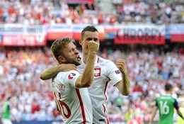 Bảng C, Ba Lan 1-0 Bắc Ireland: Milik sắm vai người hùng