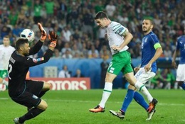 Bảng E, Italia 0-1 CH Ireland: Ireland giành vé vớt