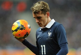 Griezmann và pha tranh chấp làm nổ bóng thi đấu