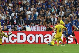 Pháp 2-1 Romania: Người hùng Payet