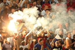 20h00 ngày 15/06: Nga-Slovakia: Bóng lăn là lo... vỡ sân