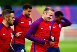 Thị trường chứng khoán Anh mất 6 tỷ bảng nếu "Tam Sư" về nước sớm