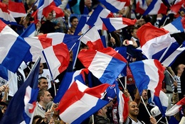 EURO 2016 được khai mạc bằng một lễ hội đầy màu sắc