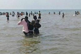 Ibrahimovic được thưởng HĐ mới, CLB Uganda gặp tai nạn lật thuyền