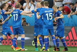 Iceland 2016 là bản sao của Hy Lạp 2004 