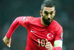 Nghịch lý phong độ của Arda Turan ở Barcelona và ĐTQG