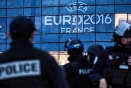 Nổ lớn bên ngoài sân Stade de France trước trận Pháp-Iceland