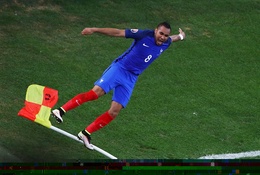 Payet hạnh phúc với bàn thắng muộn nhất lịch sử EURO