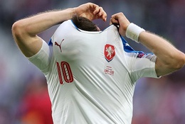 Rosicky sớm chia tay EURO 2016 vì chấn thương