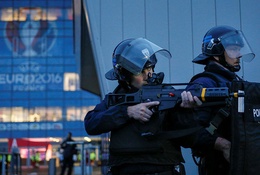 SỐC: Nguy cơ khủng bố EURO 2016 từ chính nhân viên an ninh Pháp