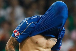 Thư EURO: Khi người Ý sợ “quả bóng kinh tế”