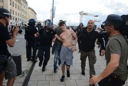 Cảnh sát Pháp bắt giữ 21 hooligan người Anh