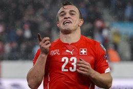 Tuyệt phẩm vô lê của Shaqiri gỡ hòa 1-1 cho Thụy Sỹ trước Ba Lan