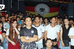 Nụ cười và nước mắt của CĐV Đức tại Việt Nam