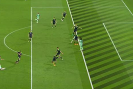 Bàn thắng thứ hai của Bồ Đào Nha được ghi trong tư thế việt vị