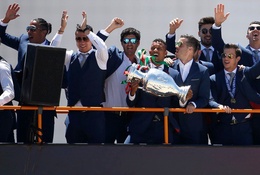 Bồ Đào Nha được chào đón như những vị vua tại quê nhà