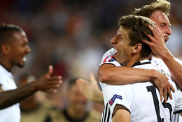 Đức trút gánh nặng lịch sử sau loạt luân lưu "điên rồ"