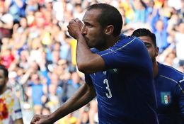 Thước phim quay chậm về Chiellini trong trận thắng Tây Ban Nha